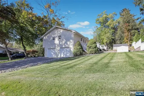 18 Ruth Lane Demarest NJ 07627