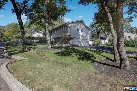 18 Ruth Lane Demarest NJ 07627