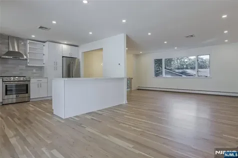 18 Ruth Lane Demarest NJ 07627