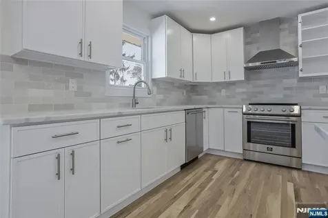 18 Ruth Lane Demarest NJ 07627