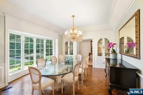 2 Canoe Lane Roseland NJ 07068