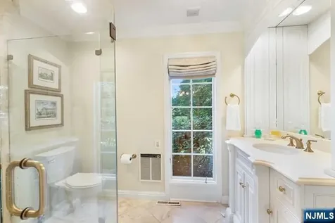 2 Canoe Lane Roseland NJ 07068