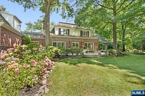 2 Canoe Lane Roseland NJ 07068