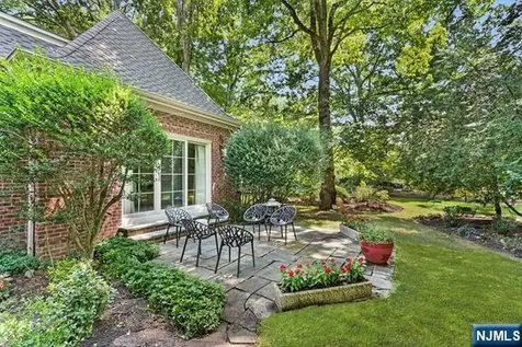 2 Canoe Lane Roseland NJ 07068