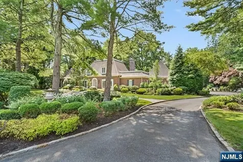 2 Canoe Lane Roseland NJ 07068