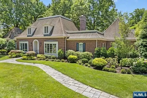 2 Canoe Lane Roseland NJ 07068
