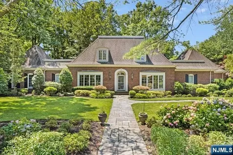 2 Canoe Lane Roseland NJ 07068