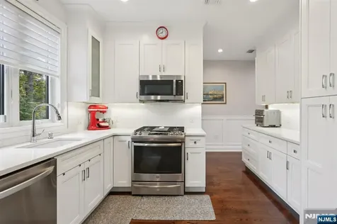 555 Edgewater Avenue Ridgefield NJ 07657
