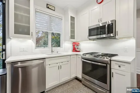 555 Edgewater Avenue Ridgefield NJ 07657