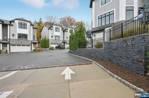 555 Edgewater Avenue Ridgefield NJ 07657
