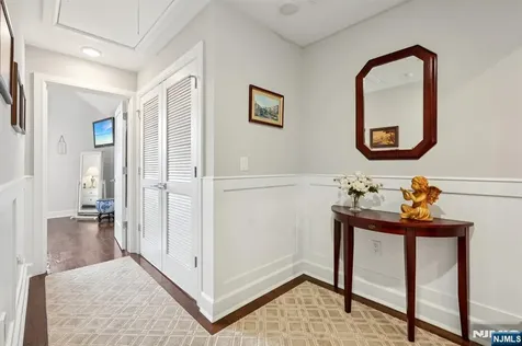 555 Edgewater Avenue Ridgefield NJ 07657