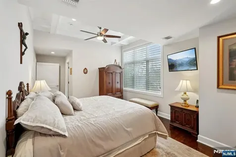 555 Edgewater Avenue Ridgefield NJ 07657
