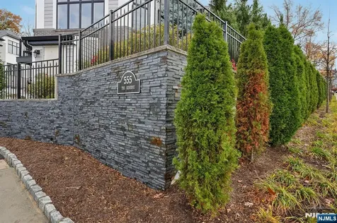 555 Edgewater Avenue Ridgefield NJ 07657