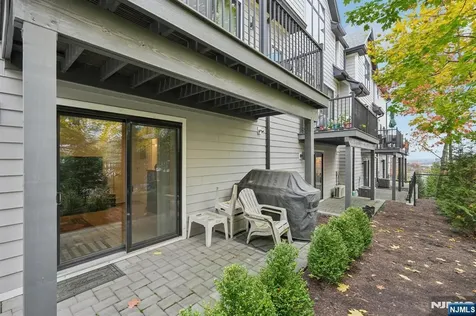 555 Edgewater Avenue Ridgefield NJ 07657