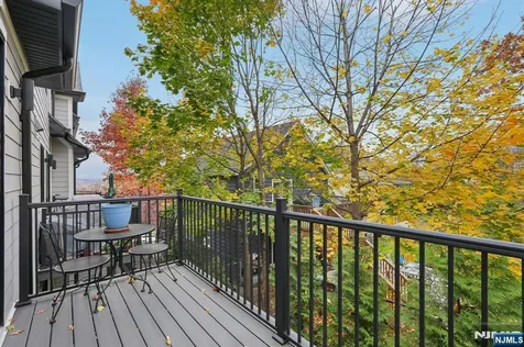 555 Edgewater Avenue Ridgefield NJ 07657