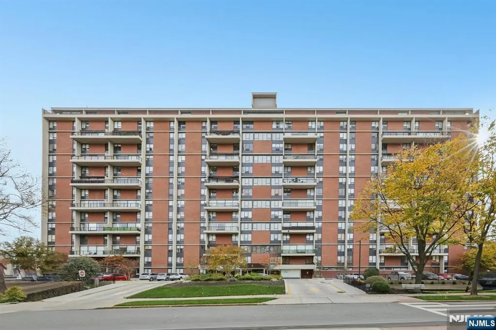 4 Horizon Road Fort Lee NJ 07024