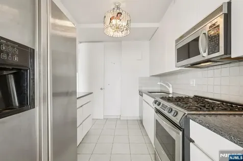 4 Horizon Road Fort Lee NJ 07024