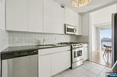 4 Horizon Road Fort Lee NJ 07024
