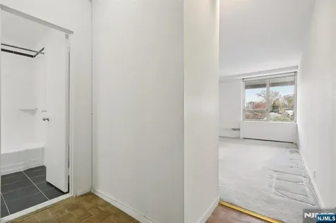 4 Horizon Road Fort Lee NJ 07024