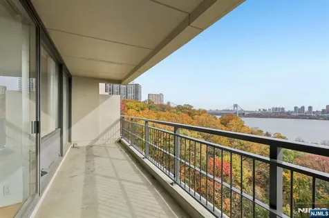 4 Horizon Road Fort Lee NJ 07024