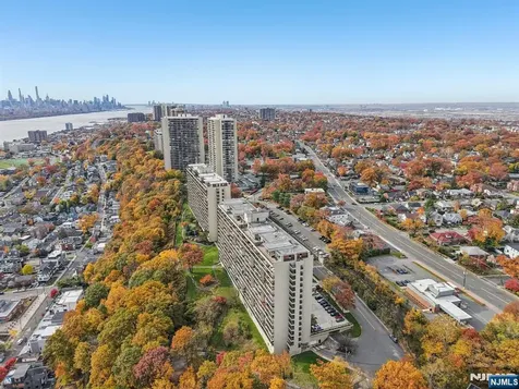 4 Horizon Road Fort Lee NJ 07024