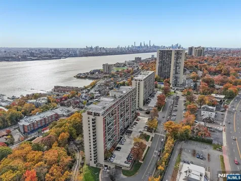 4 Horizon Road Fort Lee NJ 07024