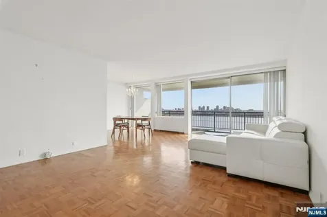 4 Horizon Road Fort Lee NJ 07024