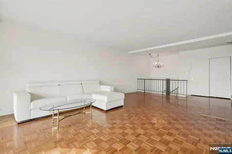 4 Horizon Road Fort Lee NJ 07024