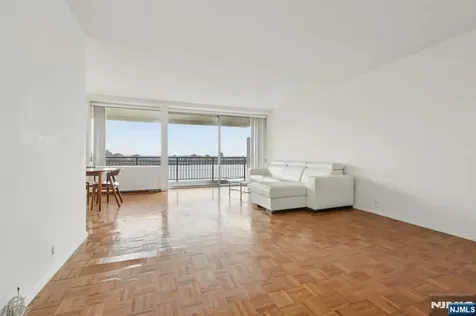 4 Horizon Road Fort Lee NJ 07024