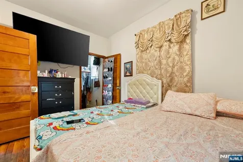 91 Headley Terrace Irvington NJ 07111