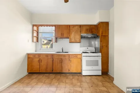91 Headley Terrace Irvington NJ 07111