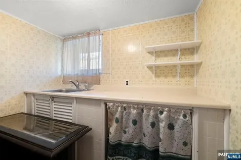 91 Headley Terrace Irvington NJ 07111