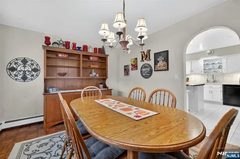 182 Yawpo Avenue Oakland NJ 07436