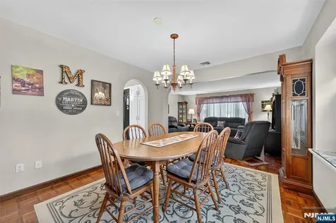 182 Yawpo Avenue Oakland NJ 07436