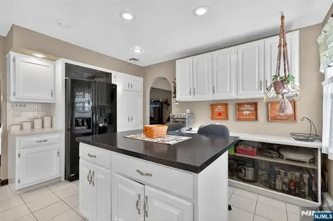 182 Yawpo Avenue Oakland NJ 07436