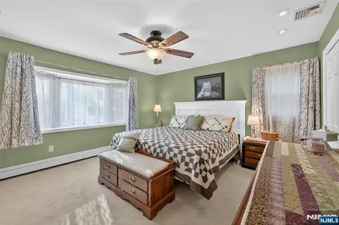 182 Yawpo Avenue Oakland NJ 07436