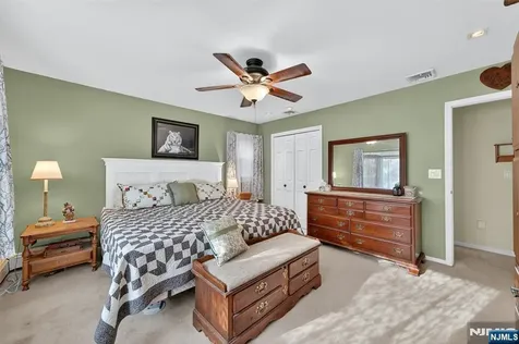 182 Yawpo Avenue Oakland NJ 07436