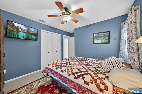 182 Yawpo Avenue Oakland NJ 07436