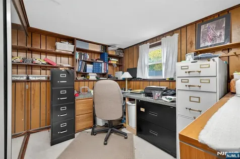 182 Yawpo Avenue Oakland NJ 07436