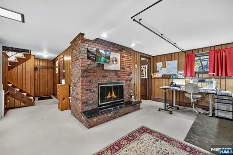 182 Yawpo Avenue Oakland NJ 07436