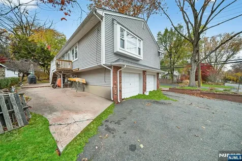 182 Yawpo Avenue Oakland NJ 07436