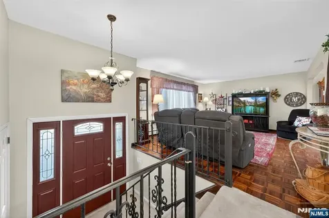 182 Yawpo Avenue Oakland NJ 07436