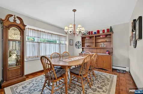 182 Yawpo Avenue Oakland NJ 07436