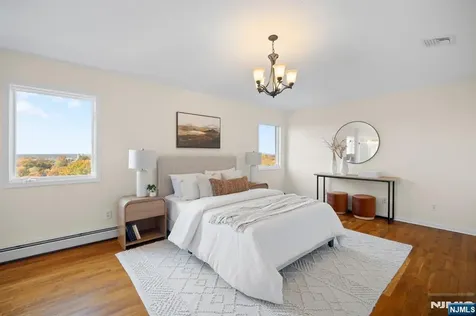 2 Kathleen Court Ridgefield NJ 07657