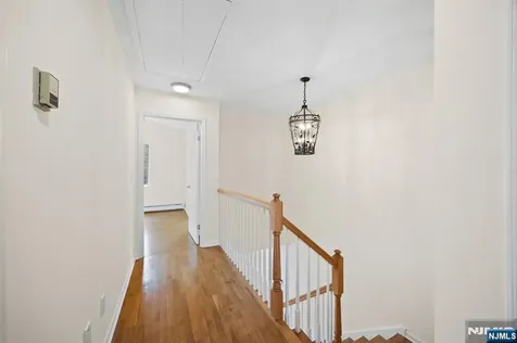 2 Kathleen Court Ridgefield NJ 07657