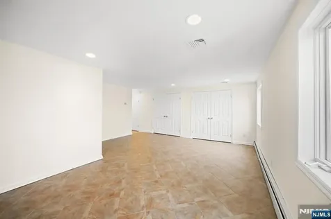 2 Kathleen Court Ridgefield NJ 07657