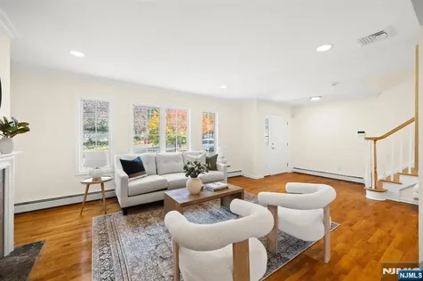 2 Kathleen Court Ridgefield NJ 07657