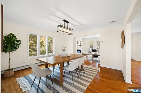 2 Kathleen Court Ridgefield NJ 07657