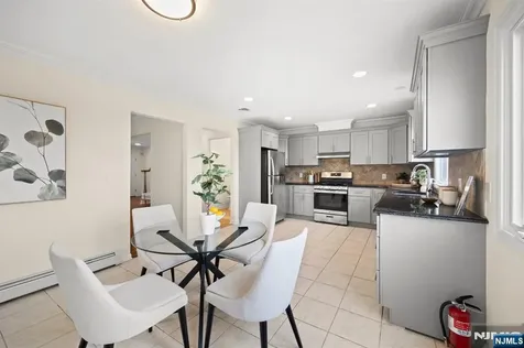 2 Kathleen Court Ridgefield NJ 07657