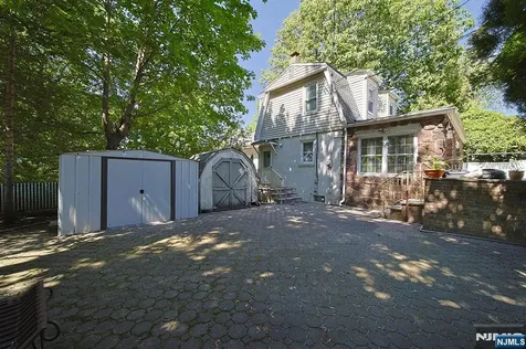 1585 Bergen Boulevard Leonia NJ 07605